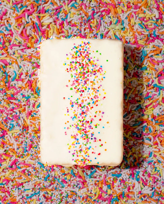 BIRTHDAY CAKE ICE CREAM SANDWICH